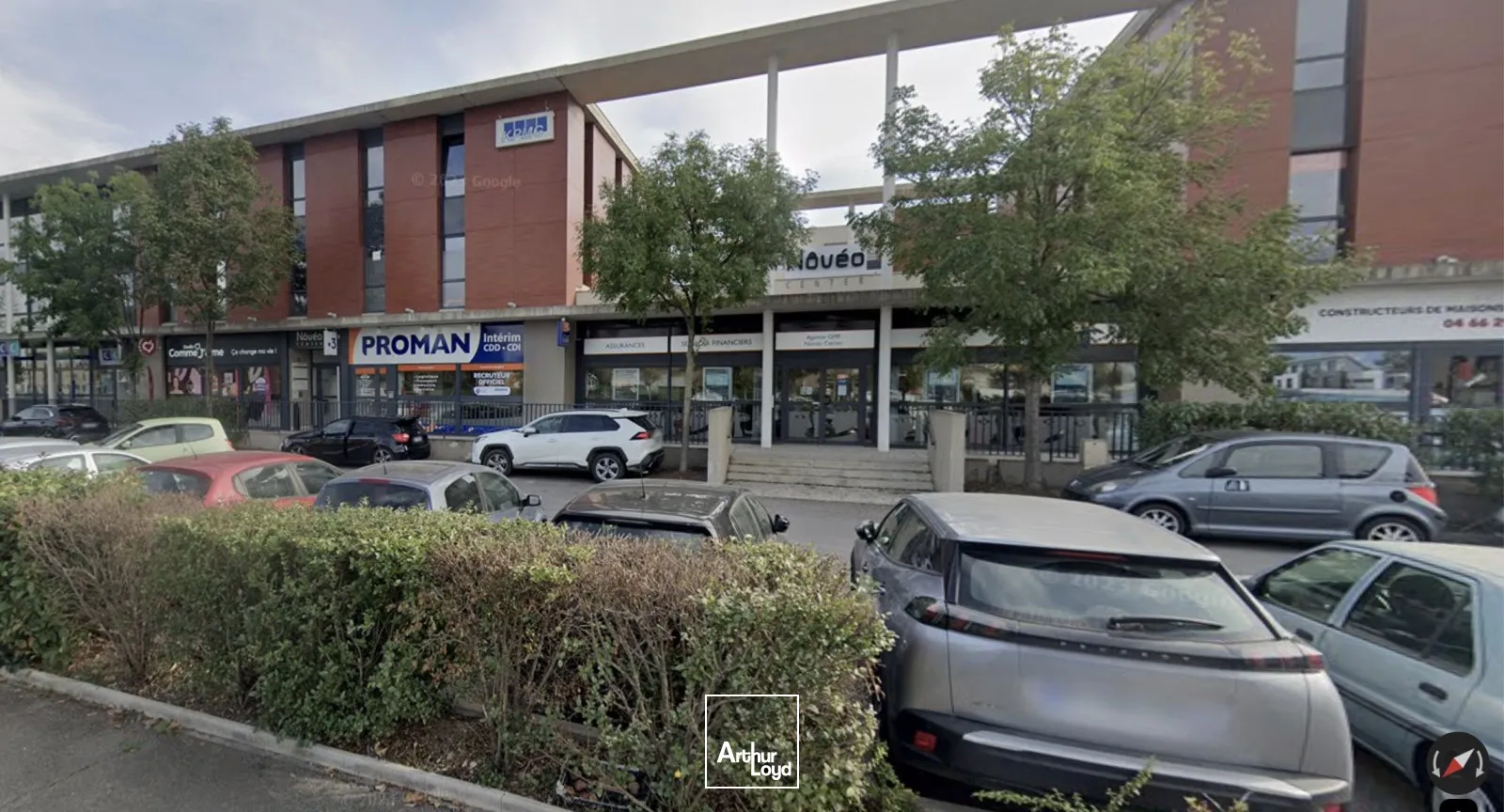 Au sein de l'ensemble immobilier NOVEO CENTER, 1ere ligne du boulevard Salvadore Allende à Nîmes. Bueaux à louer au 2eme et dernier étageProximité zone commerciale des 7 collines