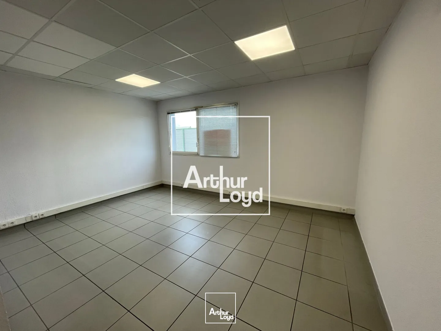 À LOUER - BUREAUX 57 m² - NÎMES KM DELTA - NIMES OUEST