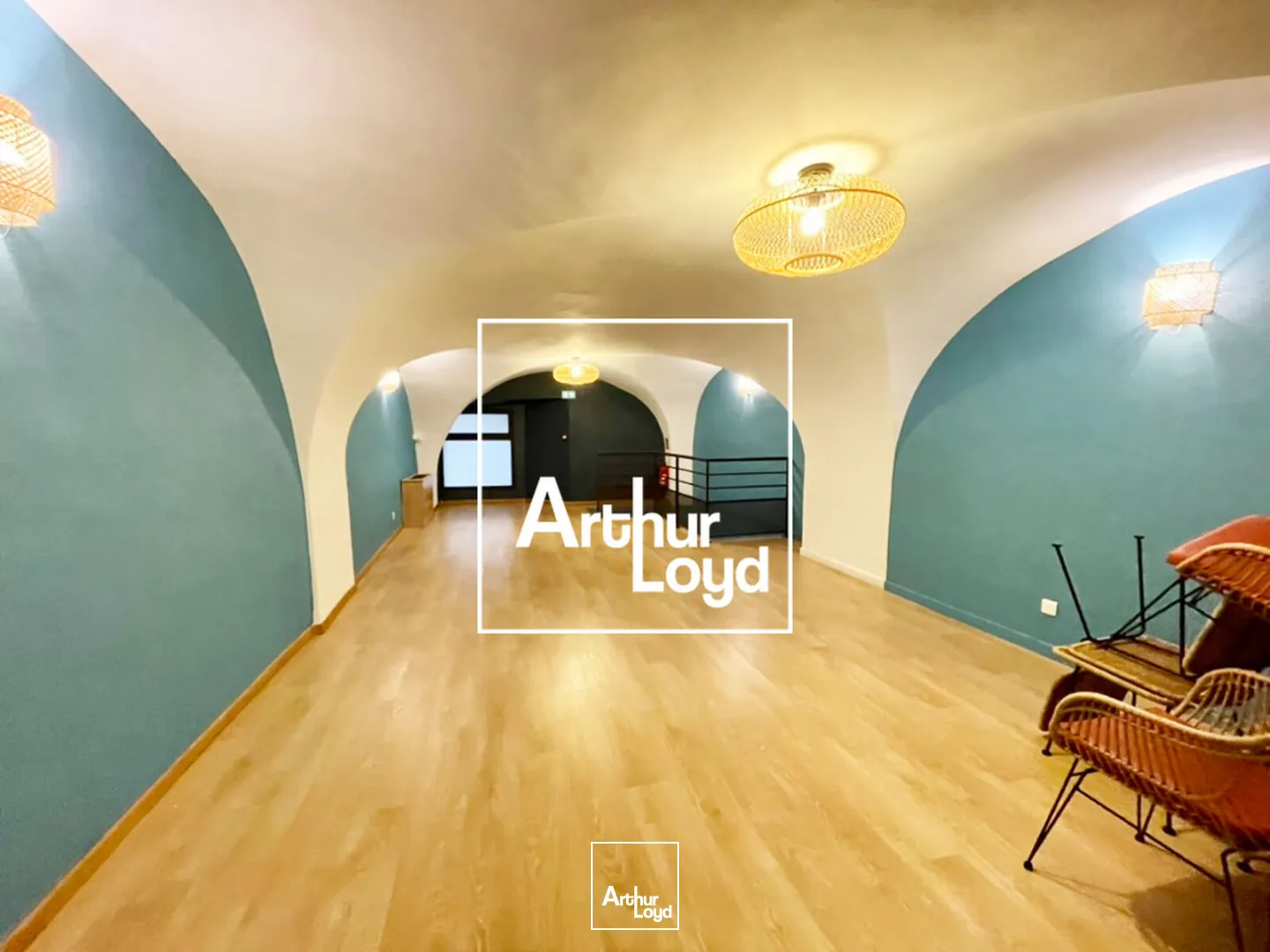 Emplacement n°1 - Très belle visibilité - Local commercial - Nîmes Centre-Ville / Proche Arènes