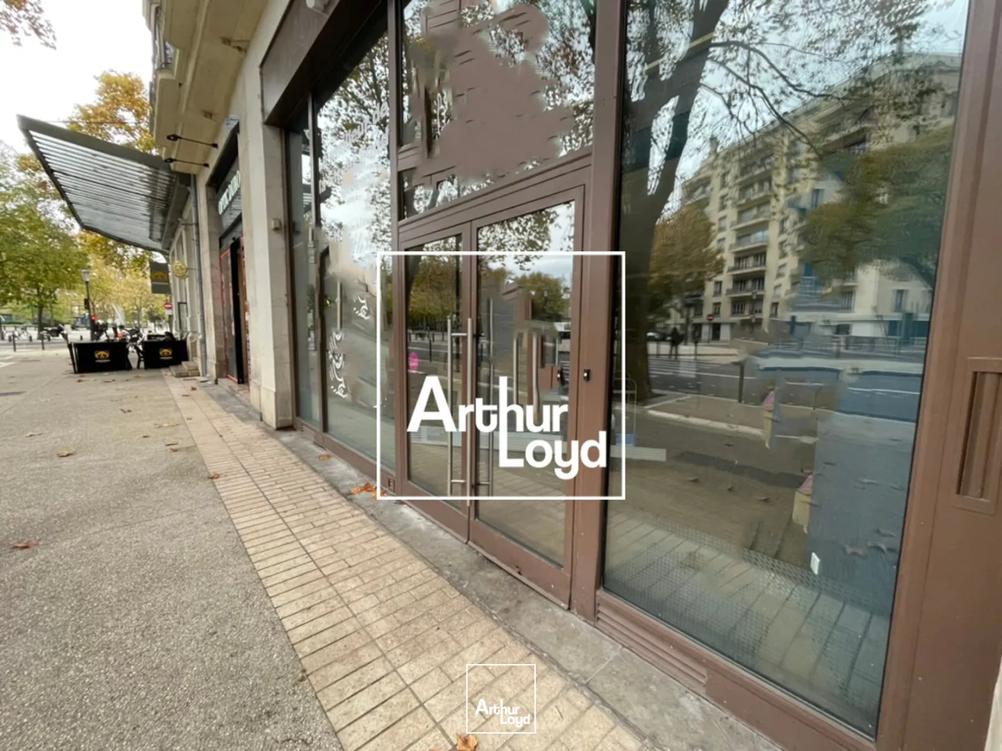 Emplacement n°1 - Très belle visibilité - Local commercial - Nîmes Centre-Ville / Proche Arènes