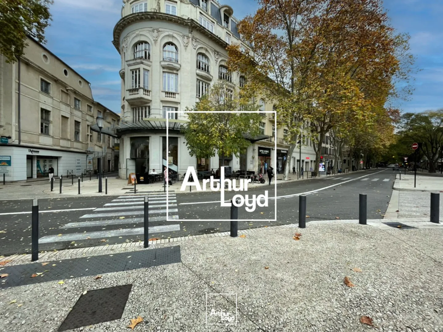 Emplacement n°1 - Très belle visibilité - Local commercial - Nîmes Centre-Ville / Proche Arènes