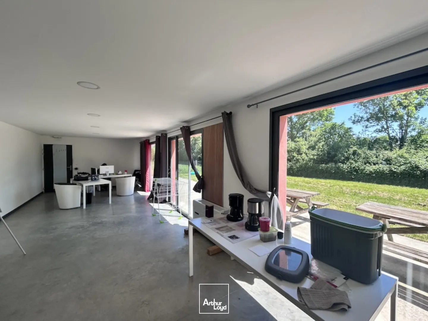 CHATILLON SUR CHALARONNE - VENTE INVESTISSEUR - BATIMENT RECENT