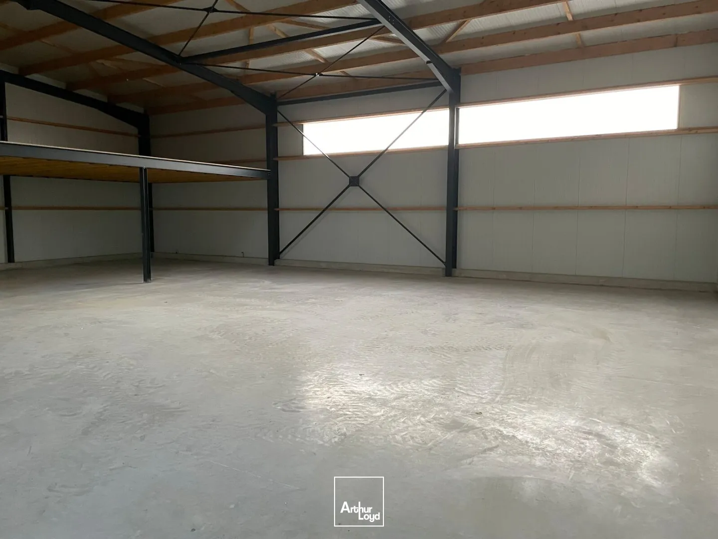 LOCAL D'ACTIVITE A LOUER - 500M² DIVISIBLES - SAINT-THURIAU