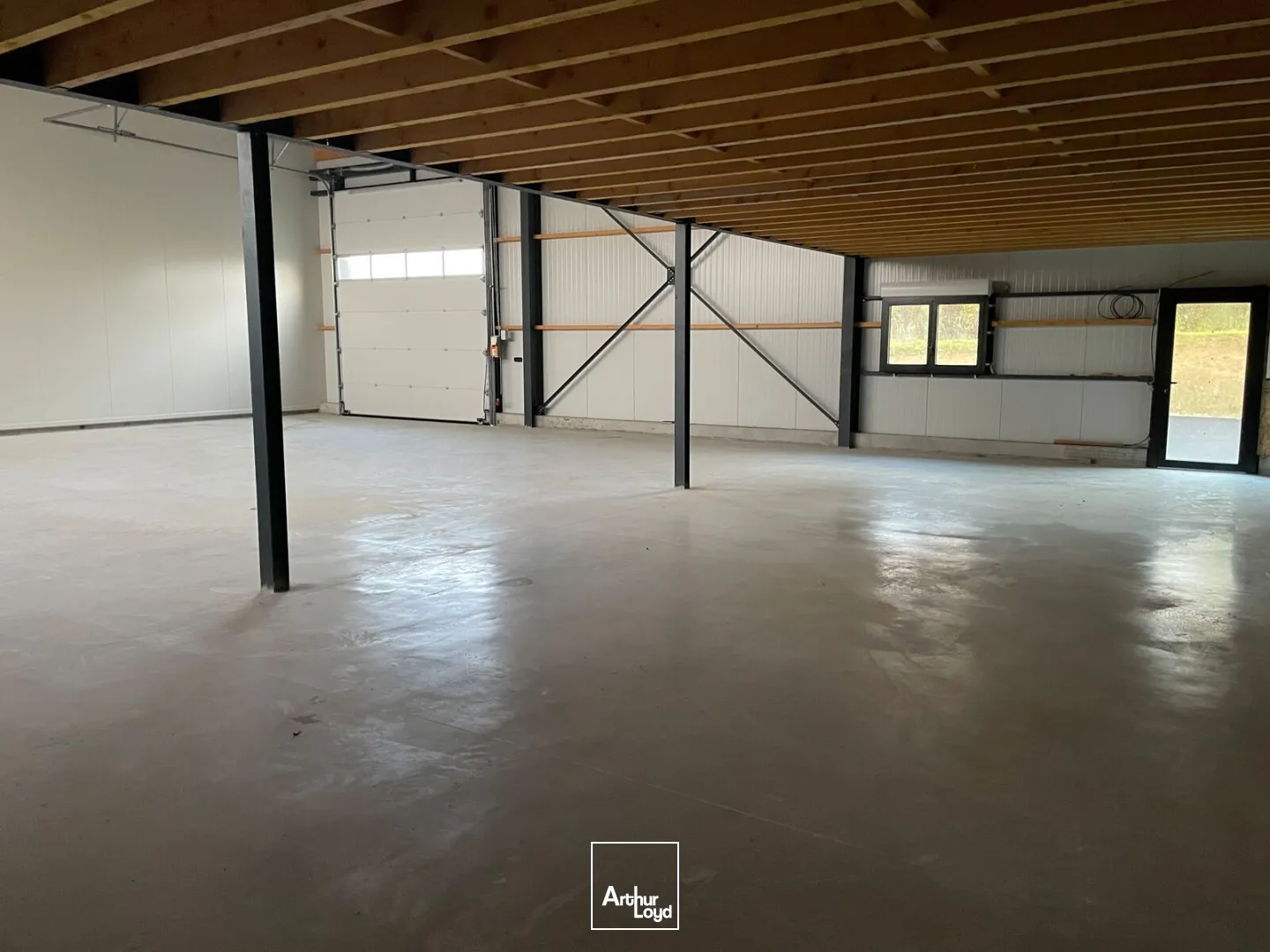 LOCAL D'ACTIVITE A LOUER - 500M² DIVISIBLES - SAINT-THURIAU