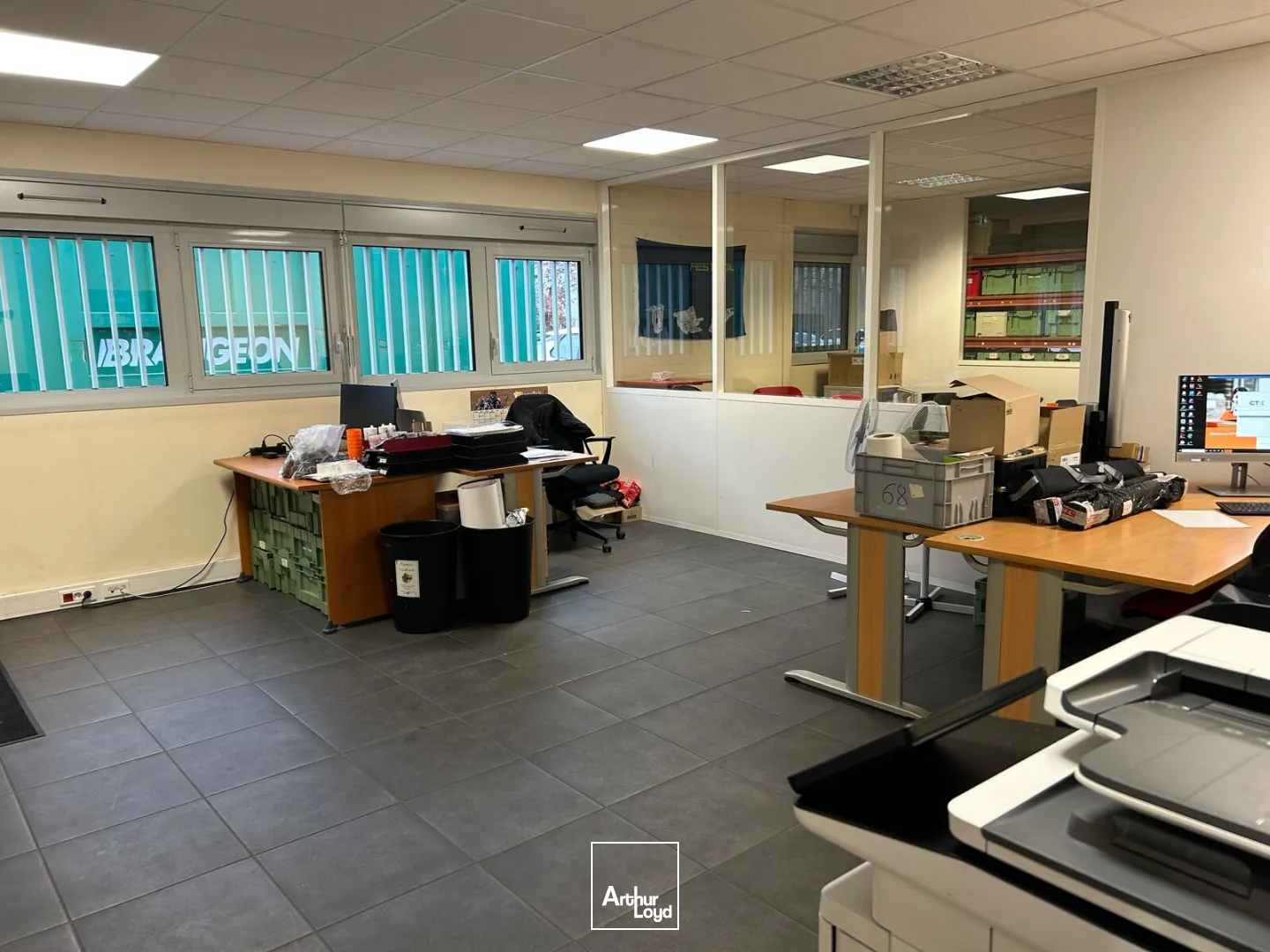 Aux Sorinières, cellule d'activité à louer