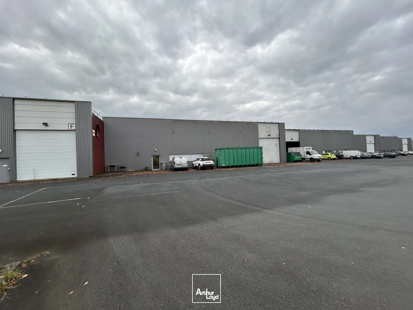 Aux Sorinières, cellule d'activité à louer