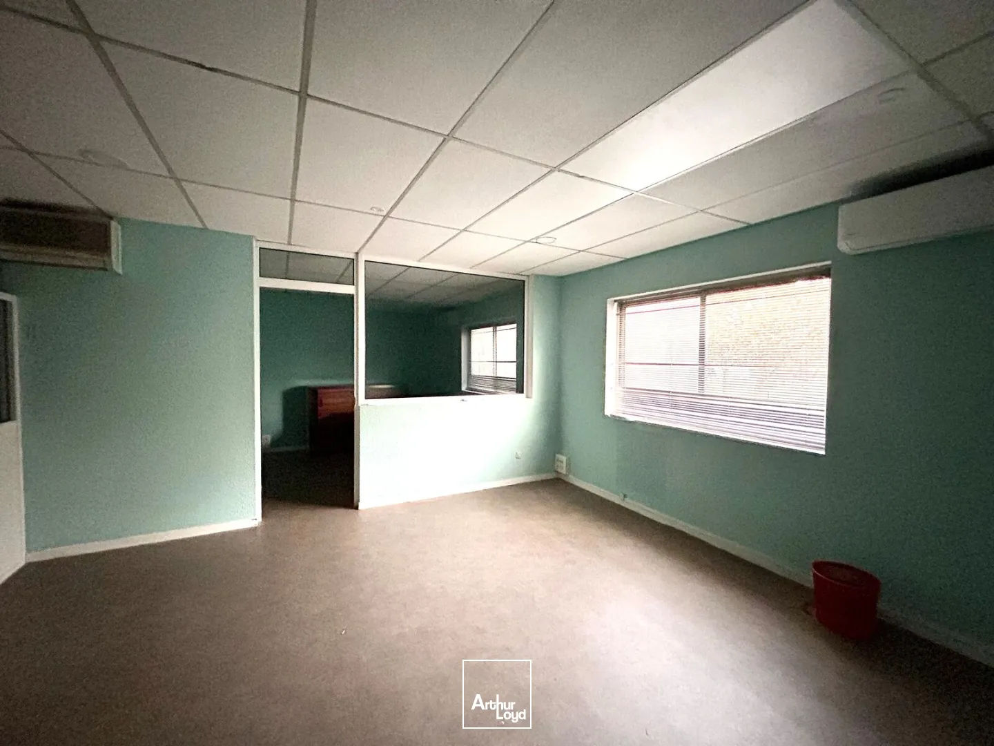 Bureaux à louer 152 m² divisibles - Visibilité sur axe pasasnt - Bordeaux - Bassins à Flots/Bacalan