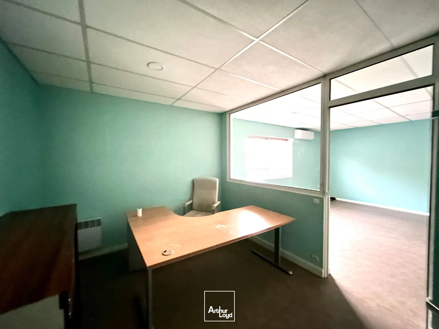 Bureaux à louer 152 m² divisibles - Visibilité sur axe pasasnt - Bordeaux - Bassins à Flots/Bacalan