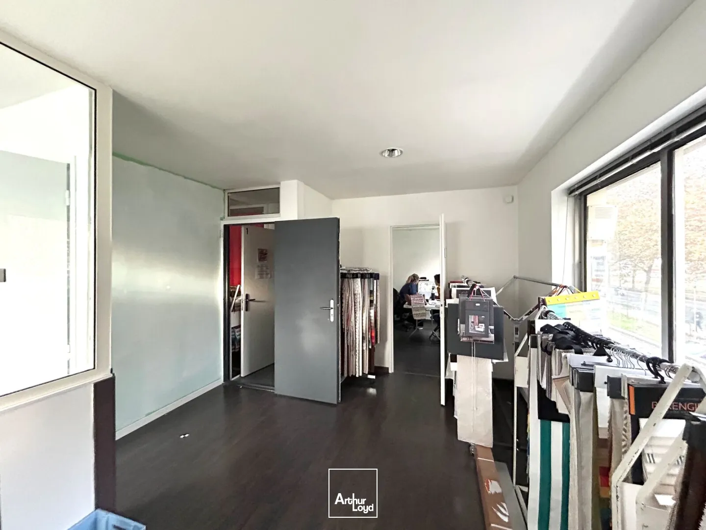 Bureaux à louer 152 m² divisibles - Visibilité sur axe pasasnt - Bordeaux - Bassins à Flots/Bacalan