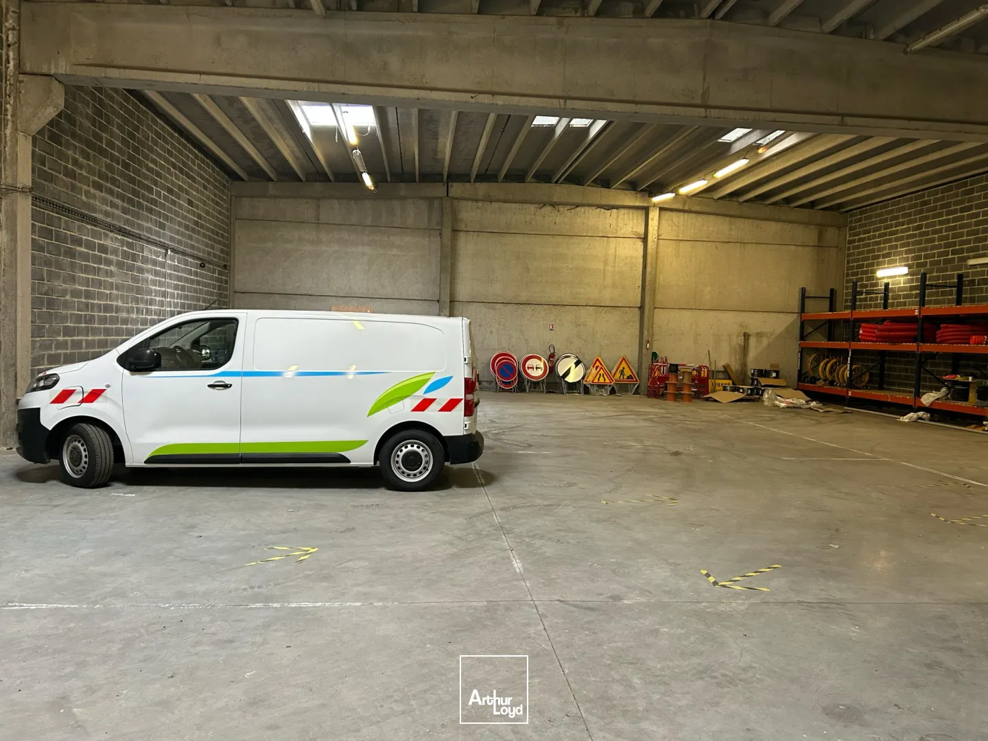 Entrepôt de 500m2 à louer sur le Centre régional de transport.