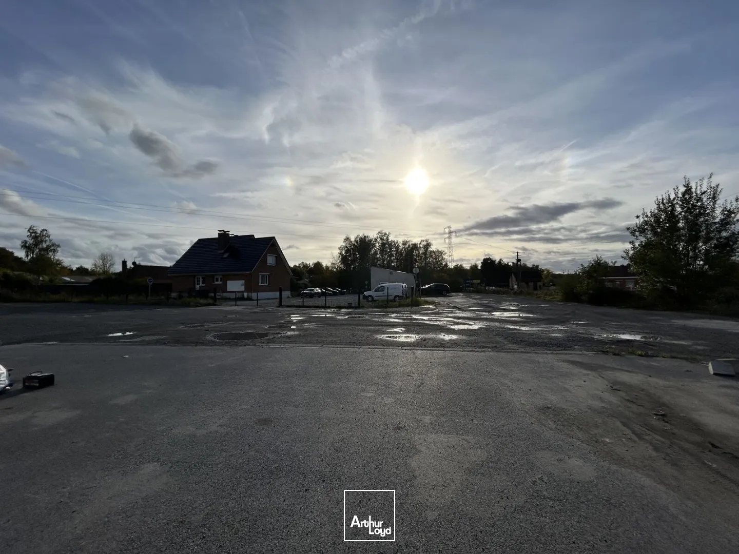 Entrepôt/Terrain à vendre sur le secteur de SAINT AMAND LES EAUX