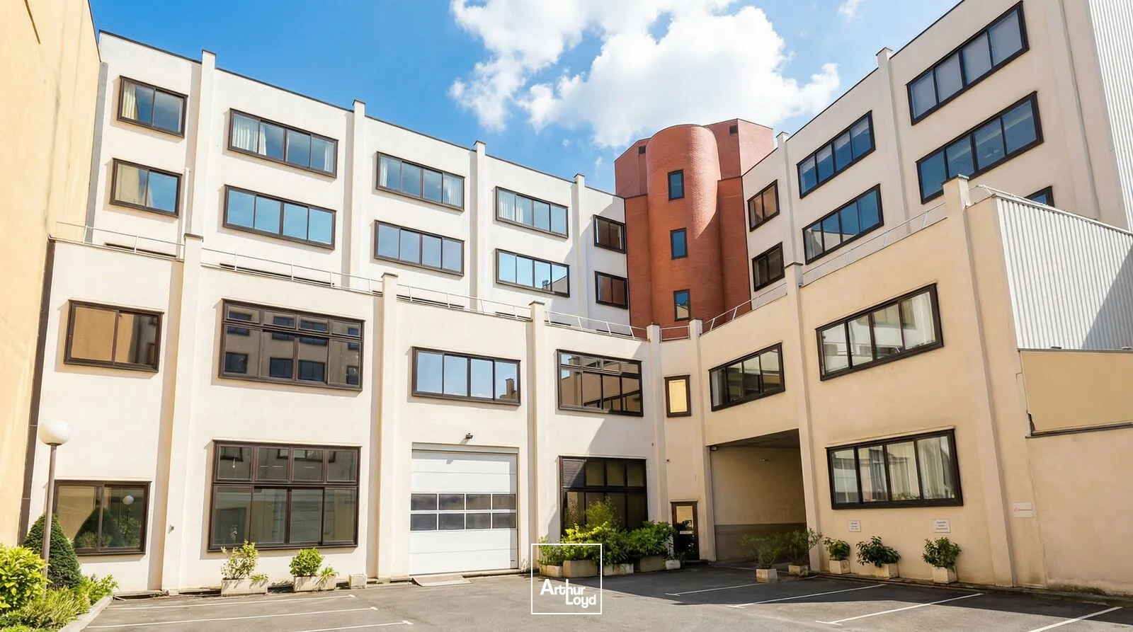 Bureaux et Activités à vendre ou à louer à SURESNES 92150