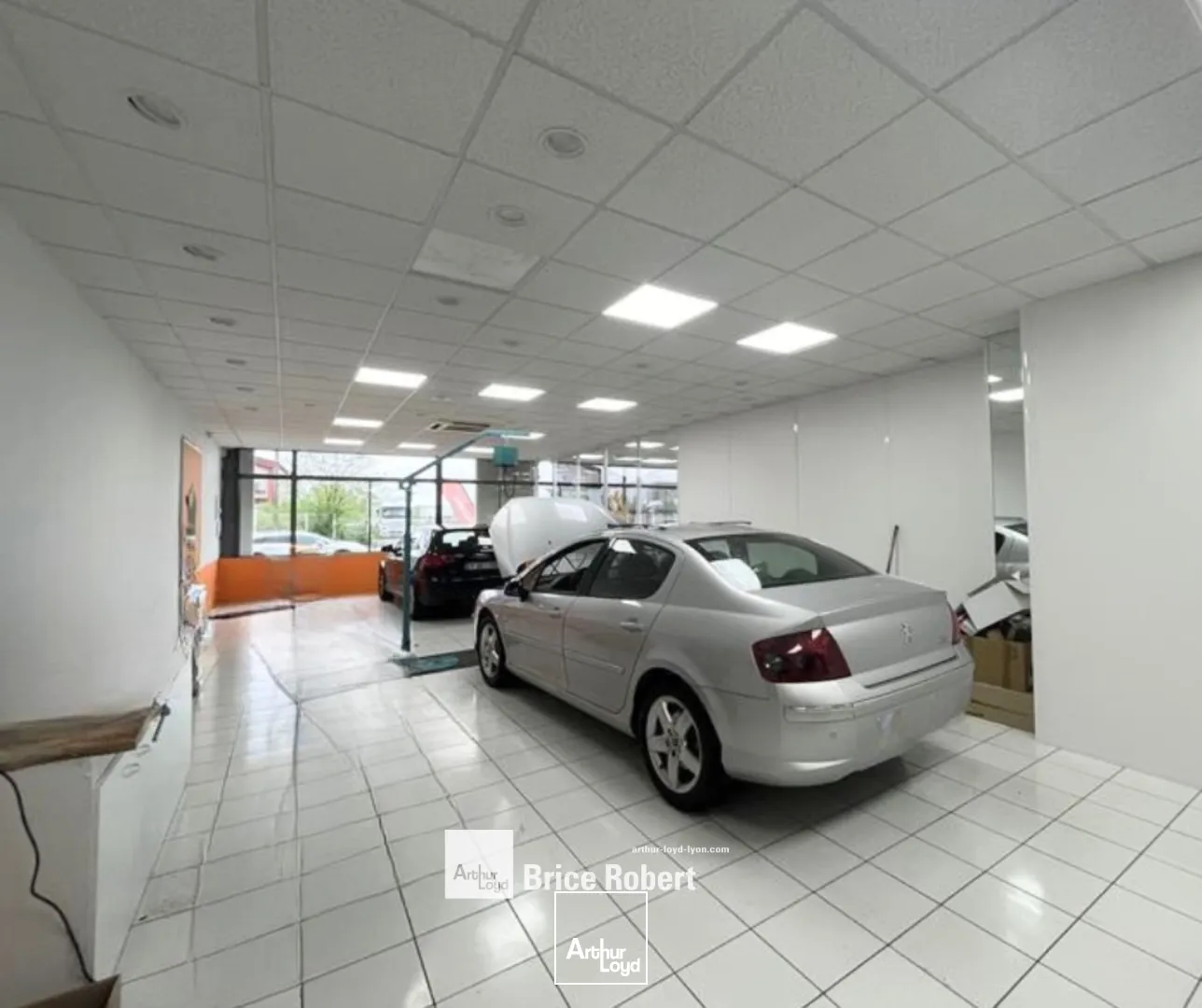 Locaux commerciaux - Location - DECINES CHARPIEU - 69150 - 280-590 - 7583782