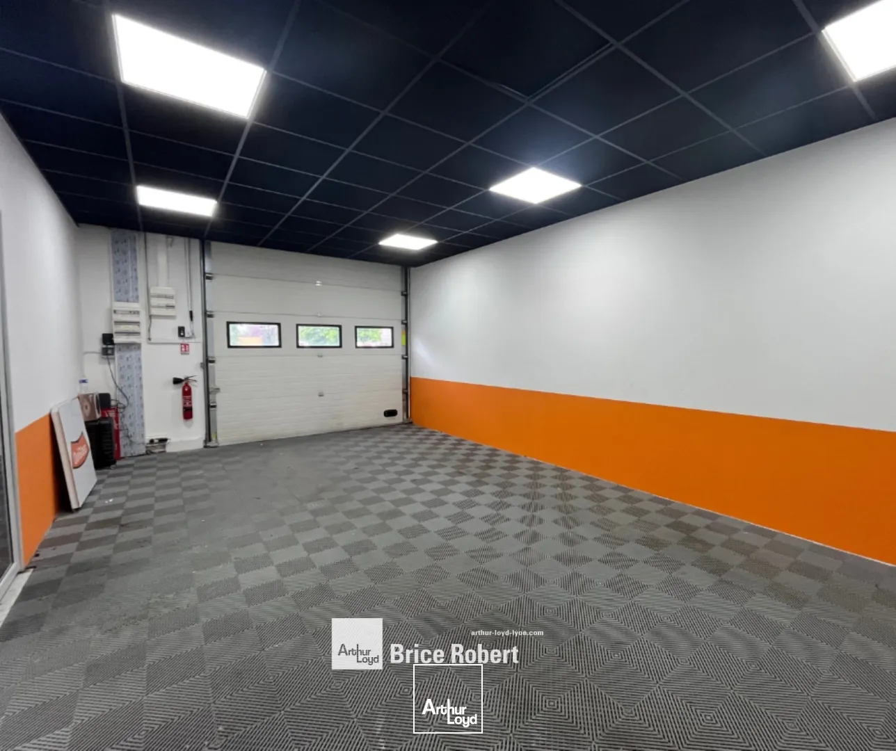 Locaux commerciaux - Location - DECINES CHARPIEU - 69150 - 280-590 - 7583781