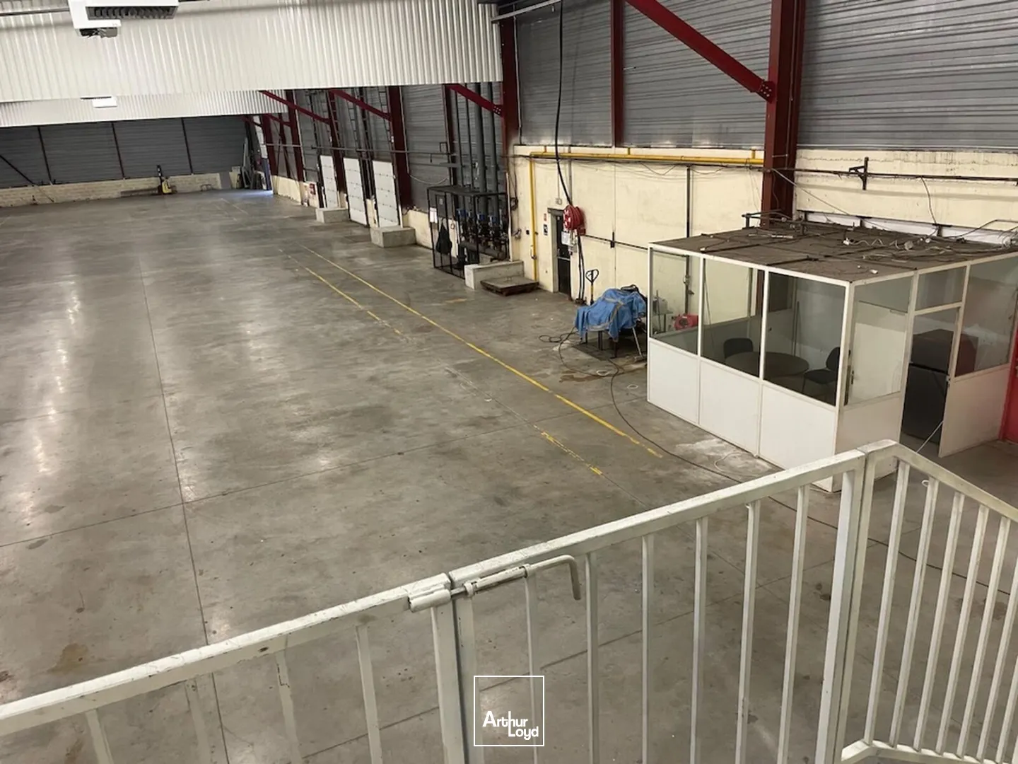 À LOUER : Local d'activité de 7&nbsp;830 m² + 2 options possibles de bureaux, ZI de Stélytec à Sint-Chamond