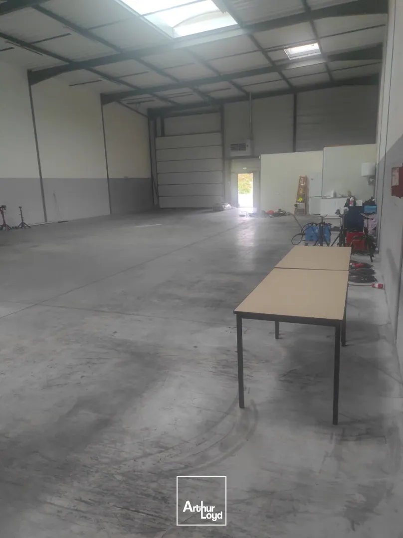 Local d'activité de 335 m² au sein d'une zone attractive à Andrézieux-Bouthéon