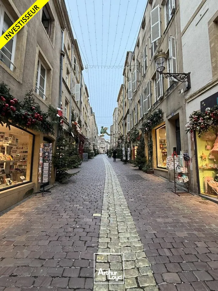 LOCAL D'ACTIVITE - ENTREPOT à VENDRE de 239 m²