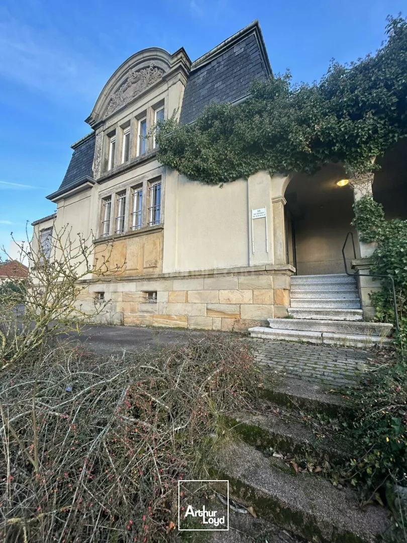 LOCAL D'ACTIVITE - ENTREPOT à VENDRE de 248 m²