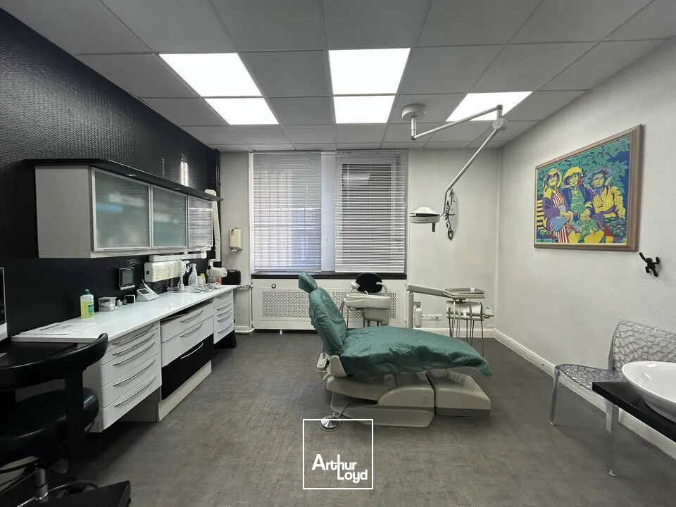 LOCAL D'ACTIVITE - ENTREPOT à VENDRE de 248 m²