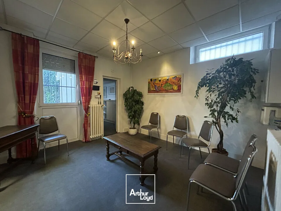 LOCAL D'ACTIVITE - ENTREPOT à VENDRE de 248 m²