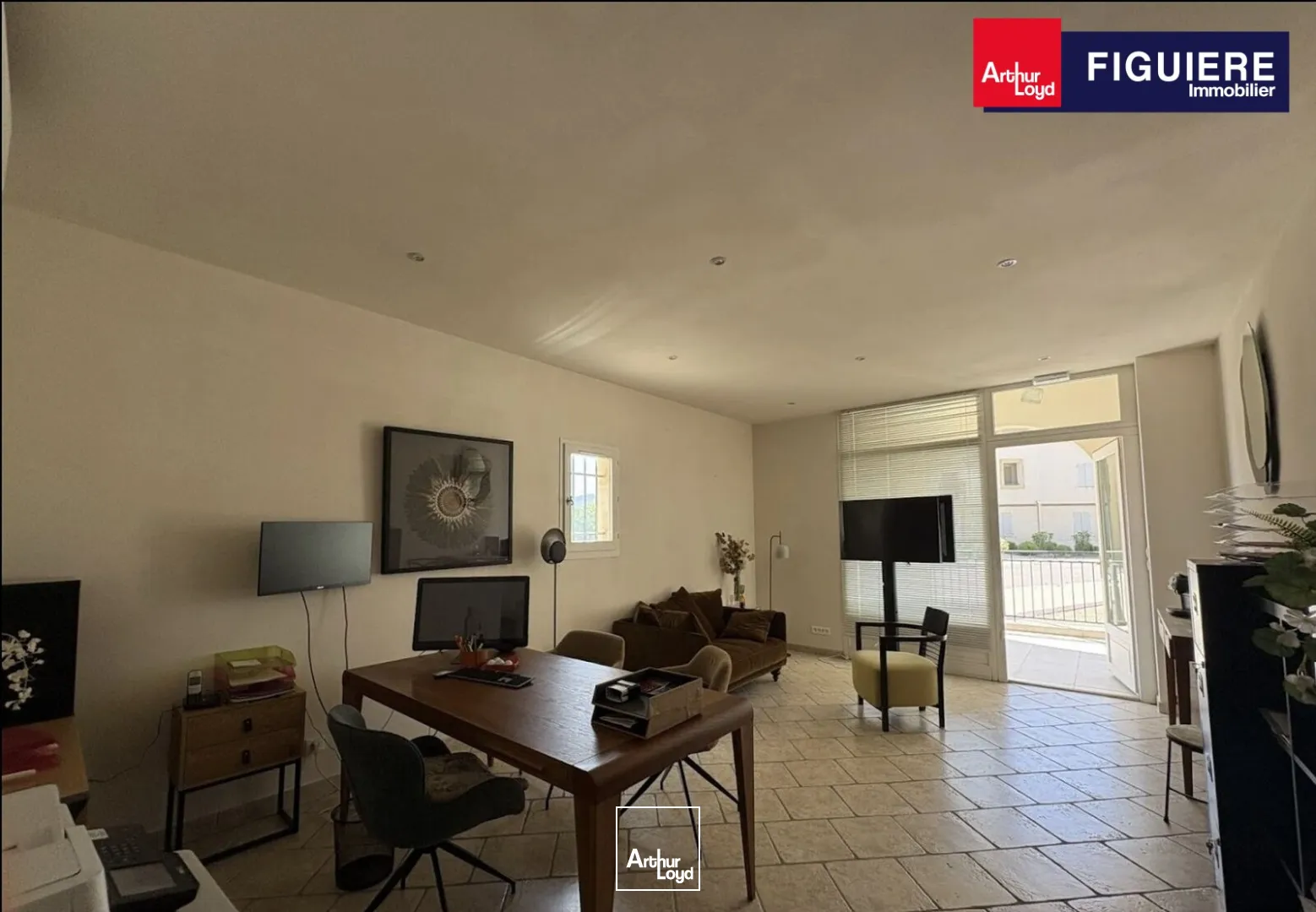 Murs commerciaux à vendre avec 11 caves Domaine de Pont Royal Mallemort