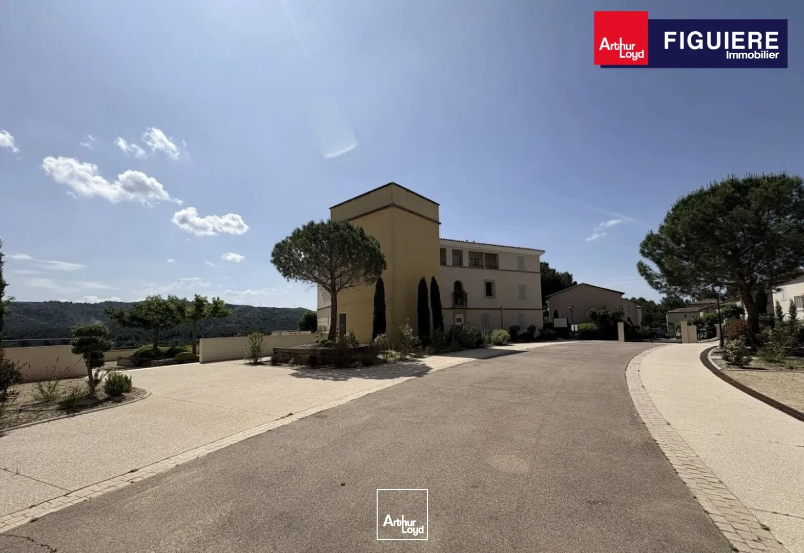 Murs commerciaux à vendre avec 11 caves Domaine de Pont Royal Mallemort