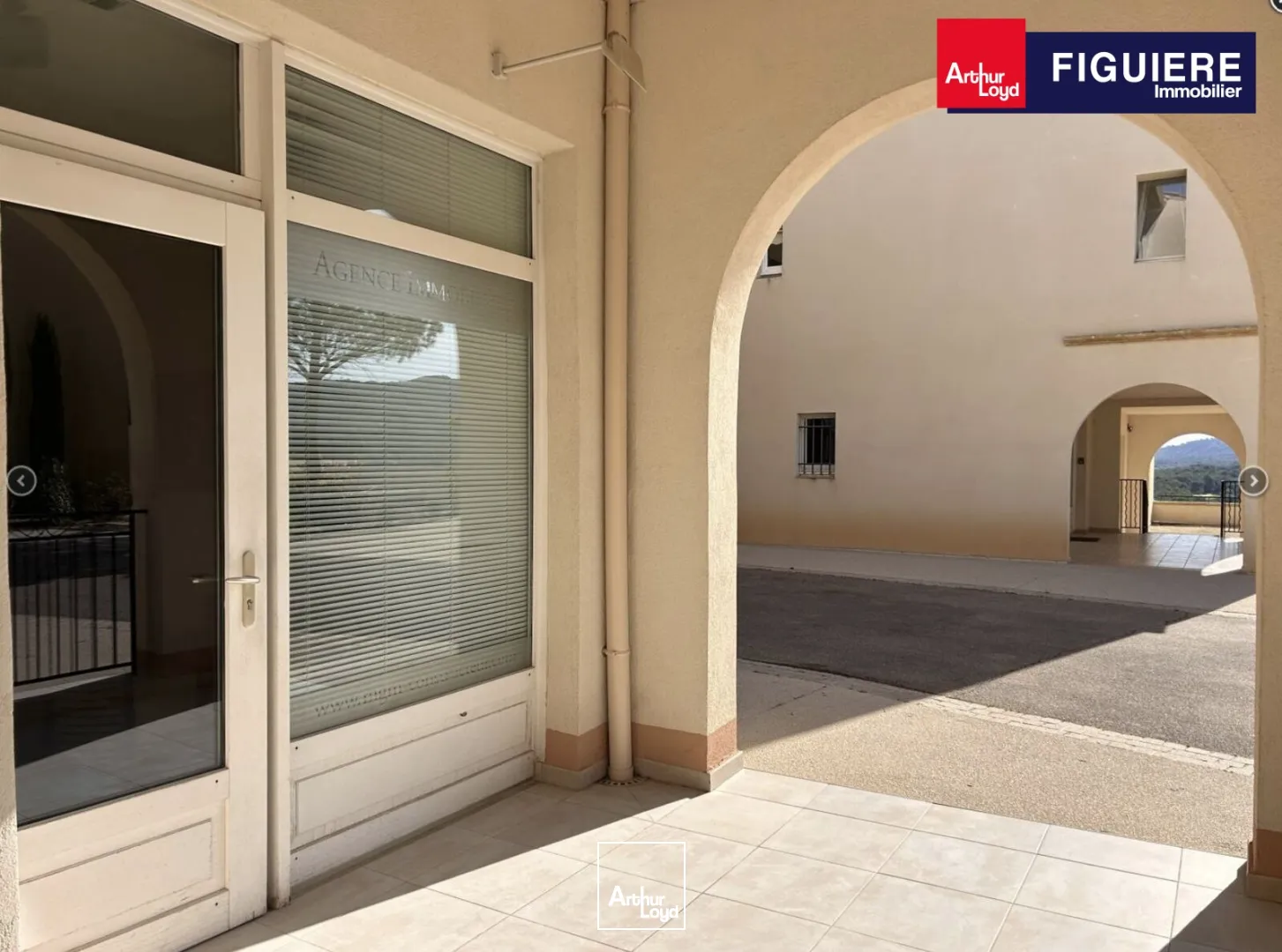 Murs commerciaux à vendre avec 11 caves Domaine de Pont Royal Mallemort