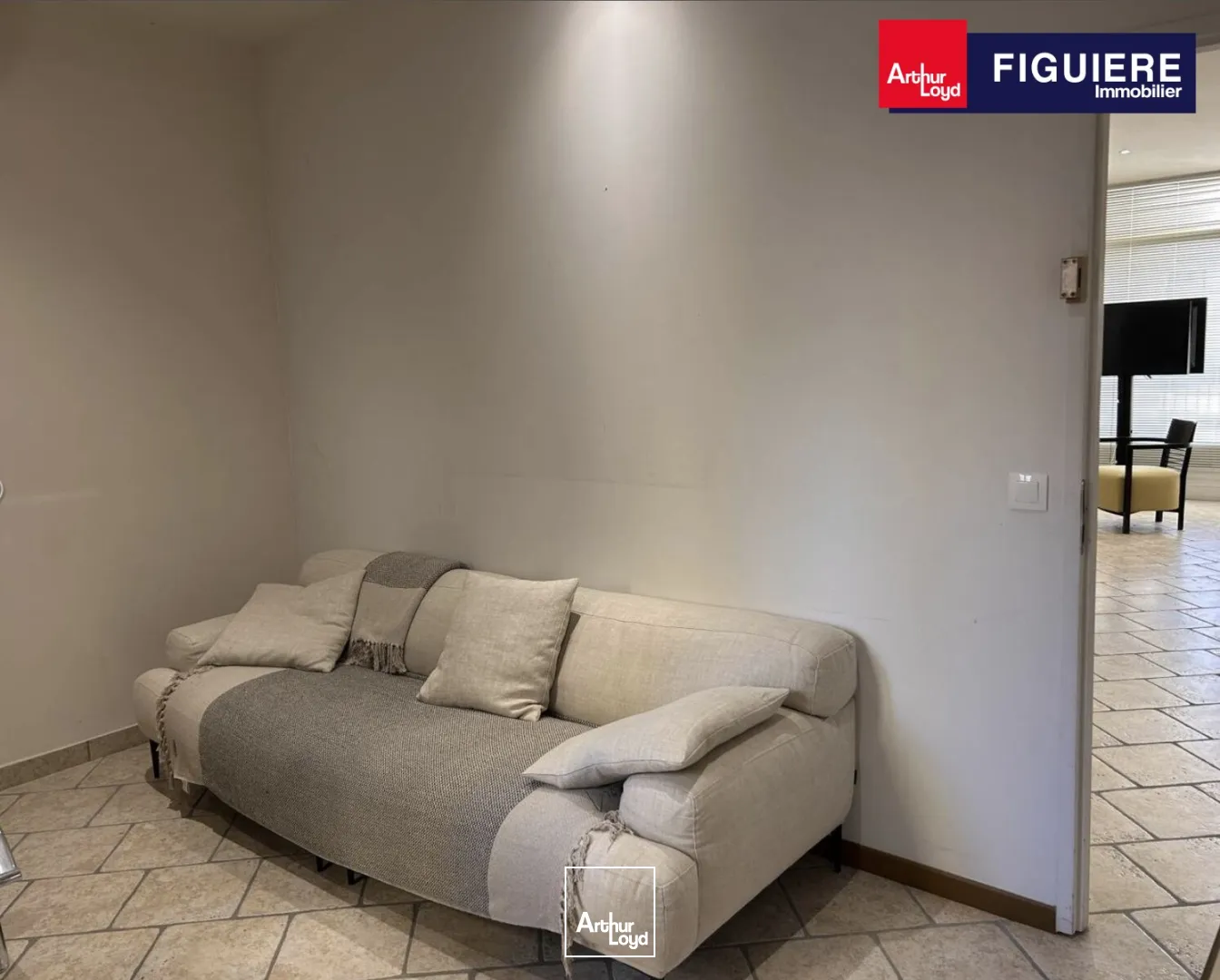 Murs commerciaux à vendre avec 11 caves Domaine de Pont Royal Mallemort