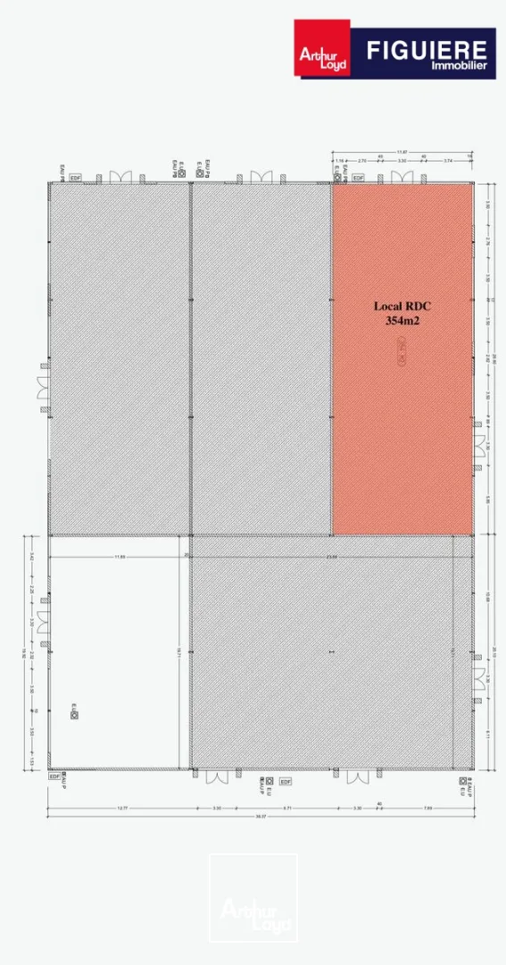 Local commercial 354 m² à louer avec grande vitrine d'angle à Salon de Provence La Gandonne