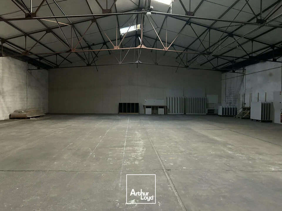 LOCAL D'ACTIVITE - ENTREPOT à VENDRE de 540 m²