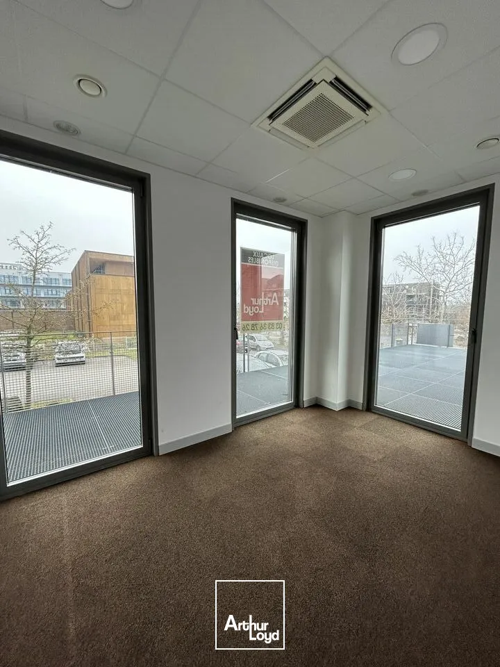 BUREAUX à VENDRE de 83 m²