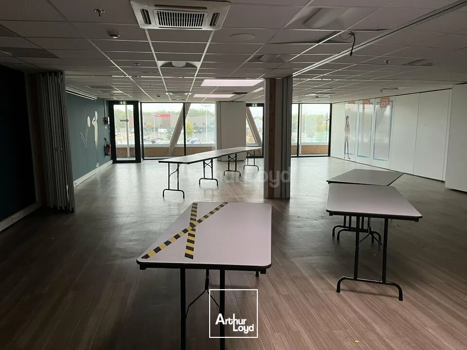 BUREAUX à LOUER de 1000 m²