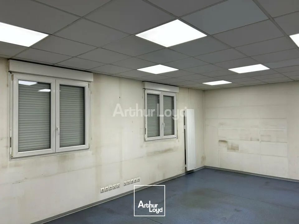 LOCAL D'ACTIVITE - ENTREPOT à LOUER de 848 m²