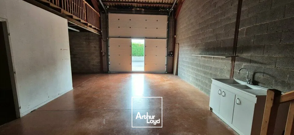 CHEVIGNY-SAINT-SAUVEUR - LOCAL D'ACTIVITES - A LOUER