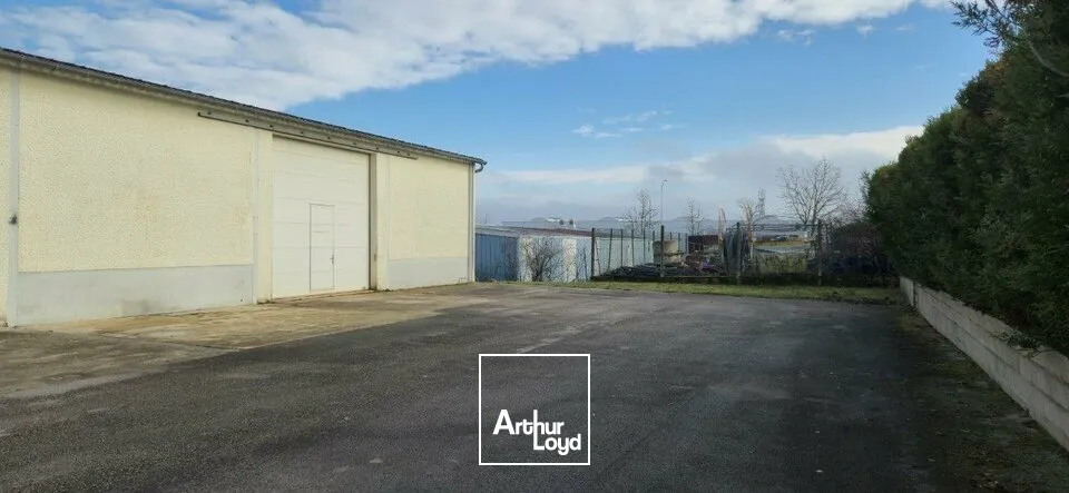 CHEVIGNY-SAINT-SAUVEUR - LOCAL D'ACTIVITES - A LOUER