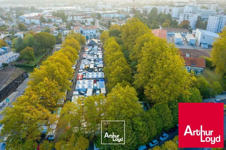 ANGLET EMPLACEMENT PREMIUM 156M2 SUR AXE PASSANT