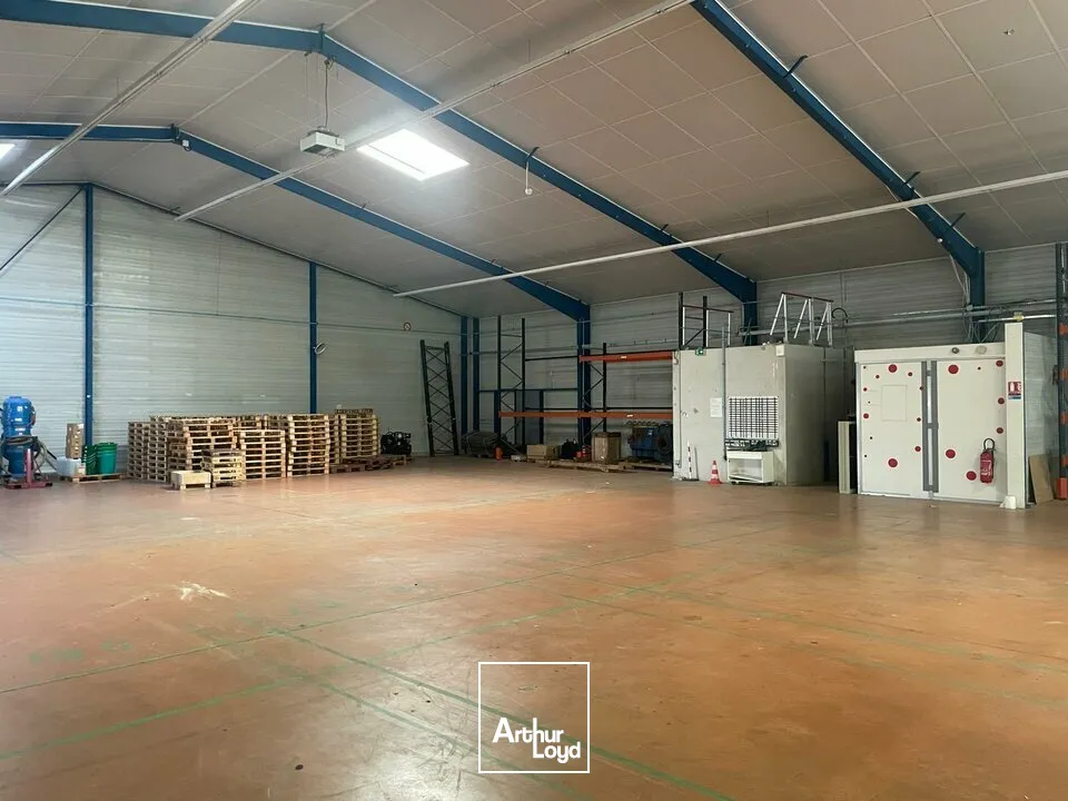 LOCAL D'ACTIVITE 1&nbsp;290M² - A VENDRE - ESSART