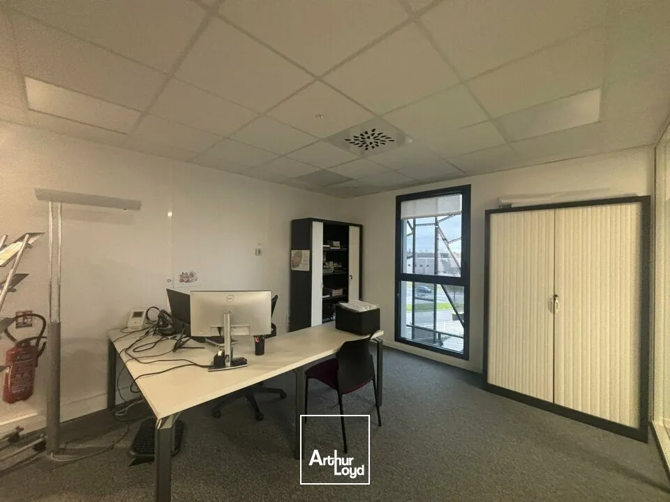 À LOUER  Bureaux 402,50 m²  La Roche-sur-Yon (Zone Nord  Quartier tertiaire)