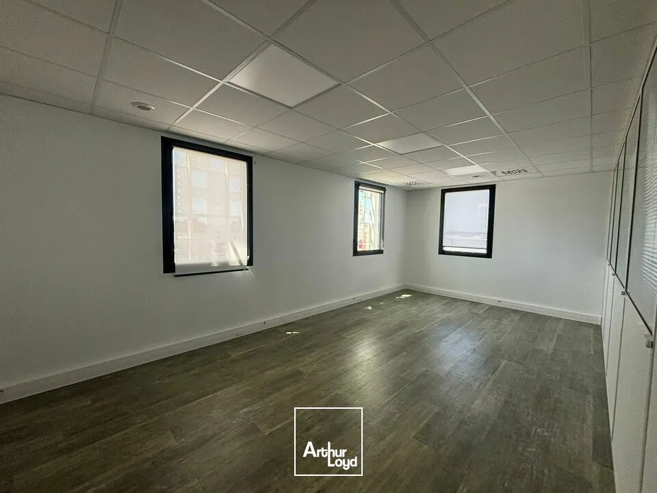 À LOUER  BUREAUX EN EXCELLENT ETAT  LA ROCHE-SUR-YON NORD