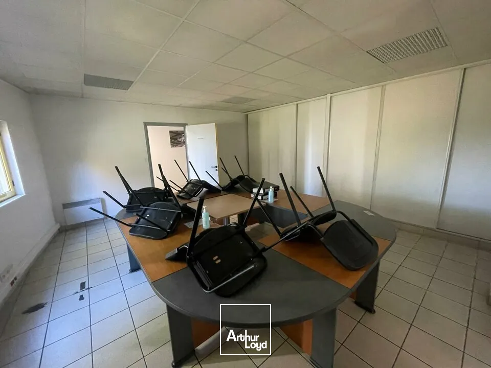 LOCAL D'ACTIVITE 900m² - A VENDRE - ESSART