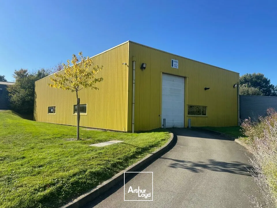 LOCAL D'ACTIVITE 900m² - A VENDRE - ESSART