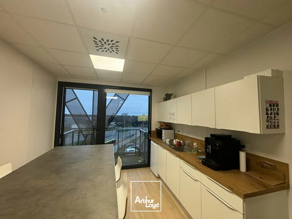 À LOUER  Bureaux 402,50 m²  La Roche-sur-Yon (Zone Nord  Quartier tertiaire)