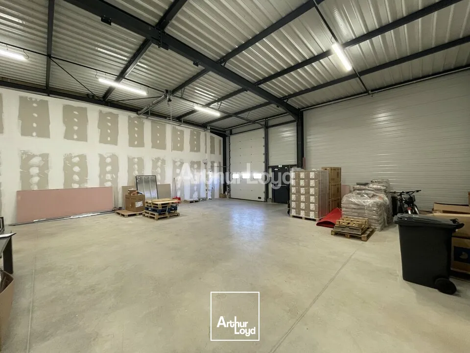 Local Commercial 530 m2 avec Parking