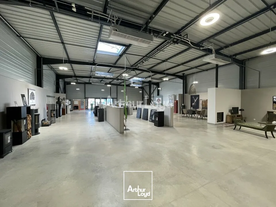 Local Commercial 530 m2 avec Parking