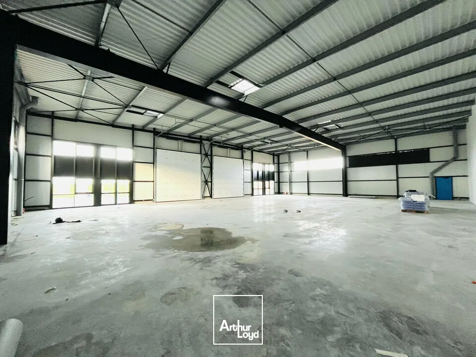 A LOUER - LE HAVRE PLATEAU NORD - LOCAL D'ACTIVITÉ NEUF BRUT DE BÉTON D'ENVIRON 580 m2 + 12 STATIONNEMENTS PRIVATIFS