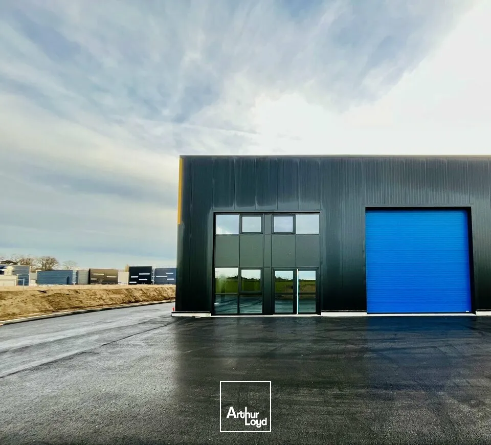 A LOUER - LE HAVRE PLATEAU NORD - LOCAL D'ACTIVITÉ NEUF BRUT DE BÉTON D'ENVIRON 285 m2 + 6 STATIONNEMENTS PRIVATIFS