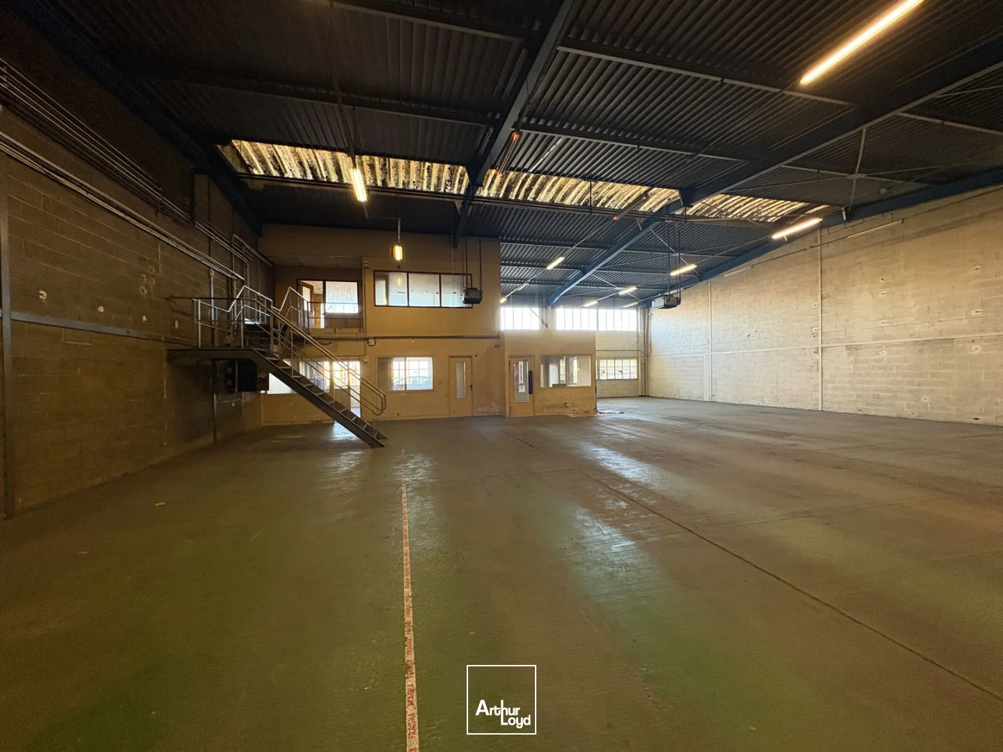 Cellule d'activités à louer - 1&nbsp;562 m2 - ZI d'Ingré / Saint Jean de la Ruelle - ADELIS