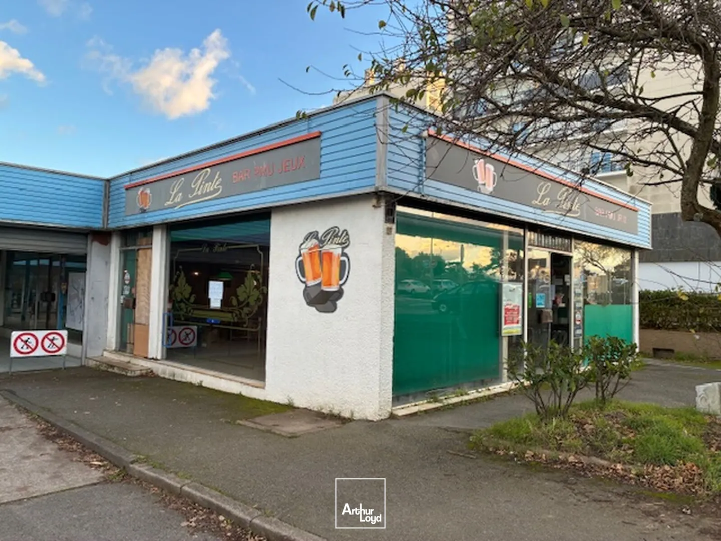 A LOUER OU A VENDRE LOCAL COMMERCIAL DE 170M2 DANS CENTRE COMMERCIAL-SAINT NAZAIRE