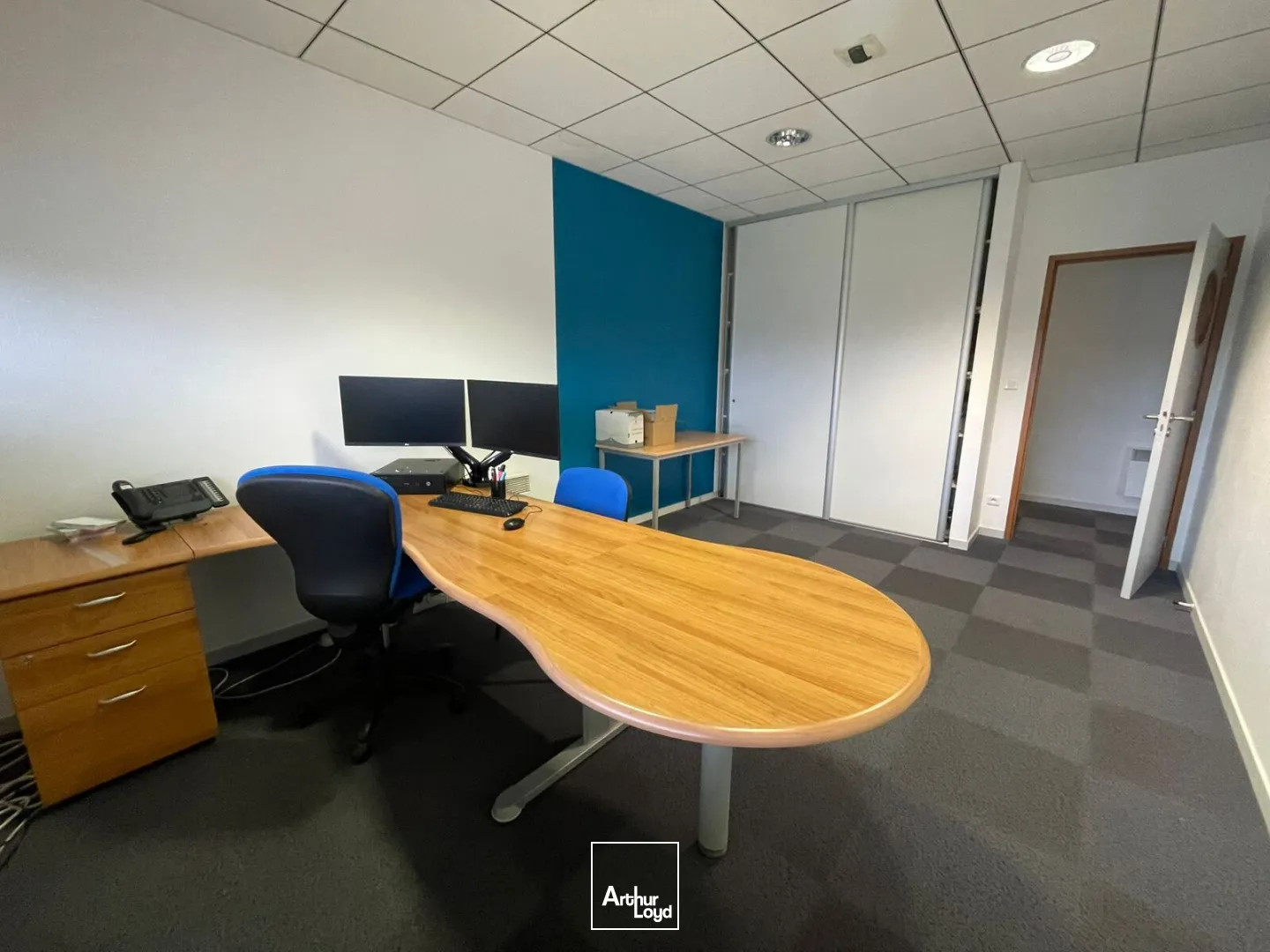 A LOUER - LOCAL D'ACTIVITE DE 575 M² - ZA DU PRAT VANNES