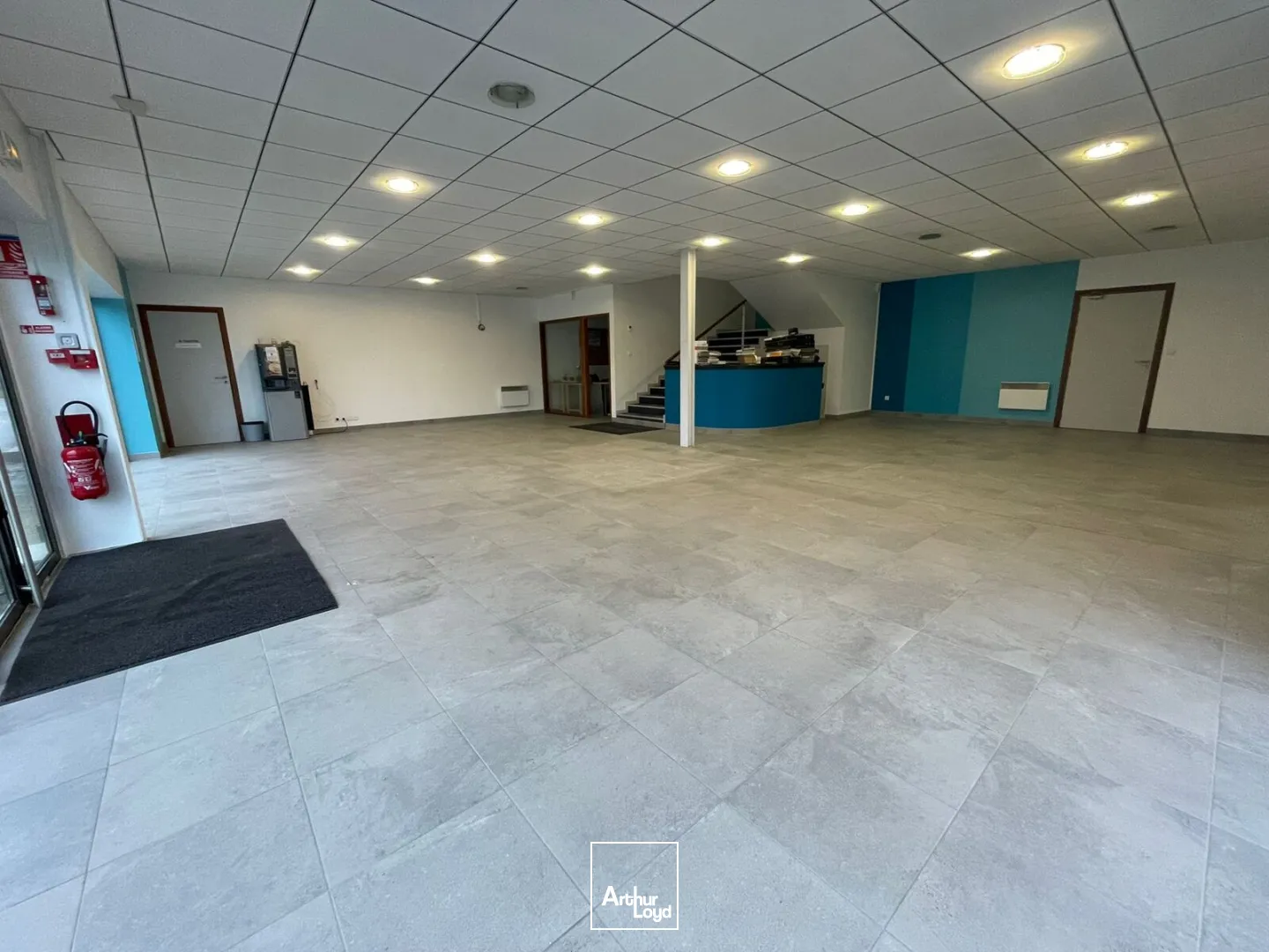 A LOUER - LOCAL D'ACTIVITE DE 575 M² - ZA DU PRAT VANNES